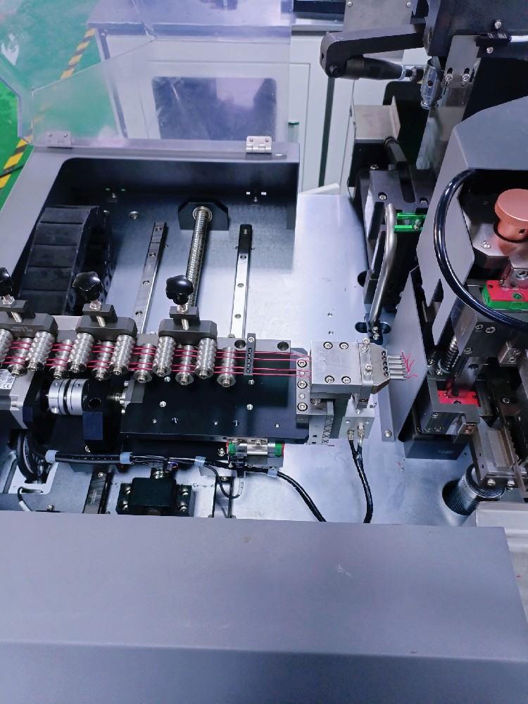 自動(dòng)剝線打端機(jī)，多芯線自動(dòng)打端機(jī)，全自動(dòng)裁線打端機(jī)